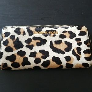 Michael kors wallet